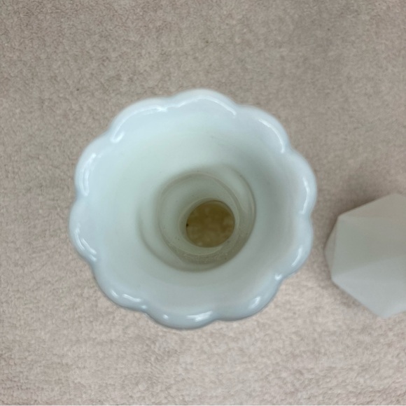 Vintage Milk Glass Flower Bud Vase Set of 2-White-Retro-Cottagecore-Grannycore - Picture 4 of 13